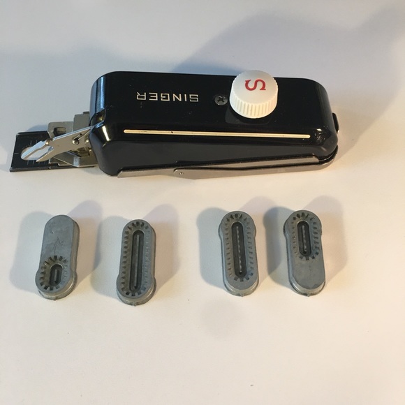 Vintage Singer Buttonholer No. 160506 - Picture 5 of 16